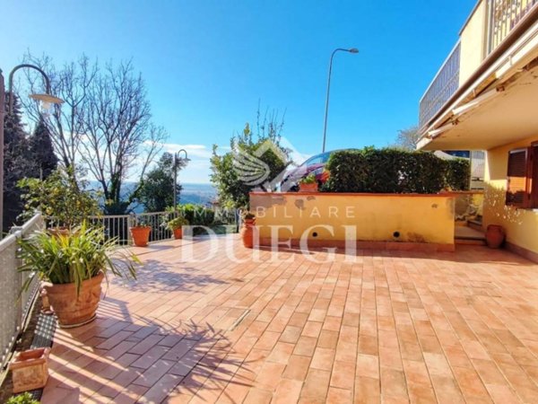 casa indipendente in vendita a Massarosa in zona Corsanico