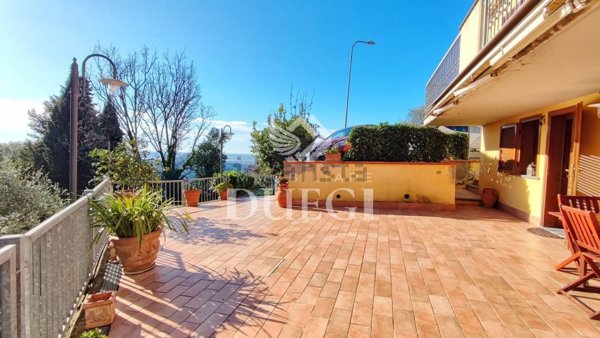 casa indipendente in vendita a Massarosa in zona Bargecchia