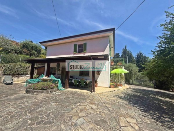 casa indipendente in vendita a Massarosa in zona Corsanico