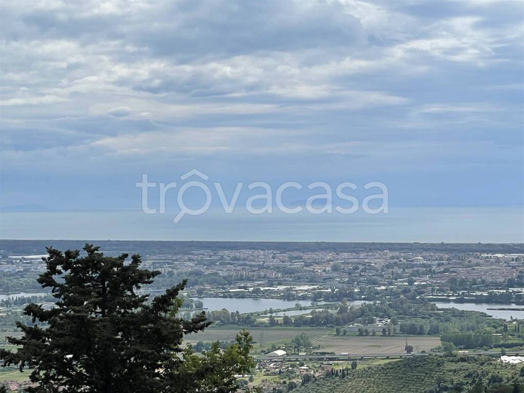 casa indipendente in vendita a Massarosa in zona Corsanico