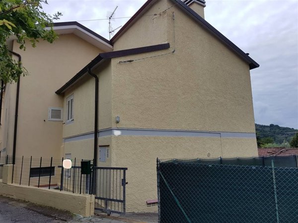 casa semindipendente in vendita a Massarosa in zona Stiava