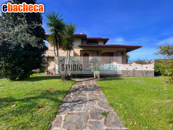 casa indipendente in vendita a Massarosa in zona Piano di Mommio