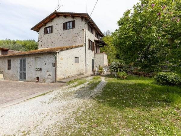 casa indipendente in vendita a Massarosa in zona Piano di Conca