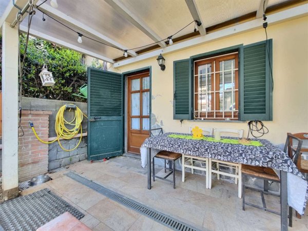 casa semindipendente in vendita a Massarosa in zona Quiesa