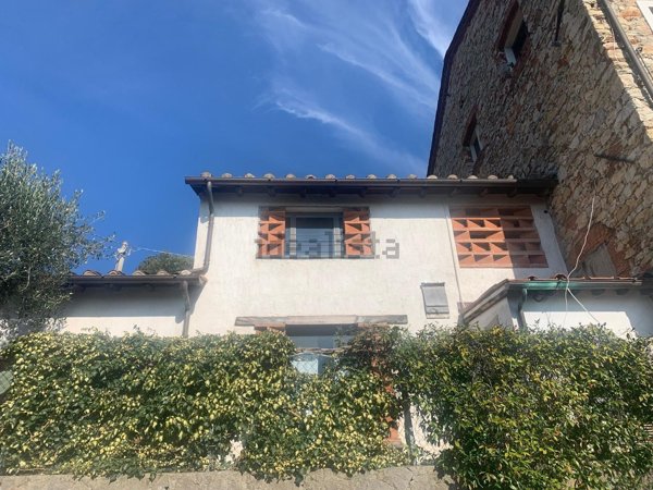 casa indipendente in vendita a Massarosa