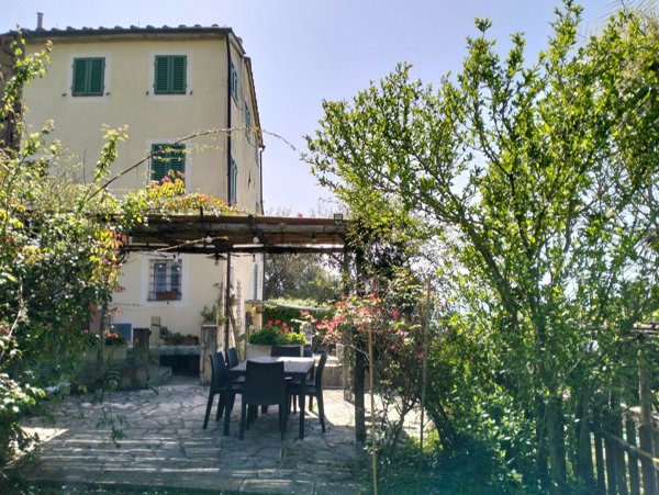 casa indipendente in vendita a Massarosa in zona Pieve a Elici