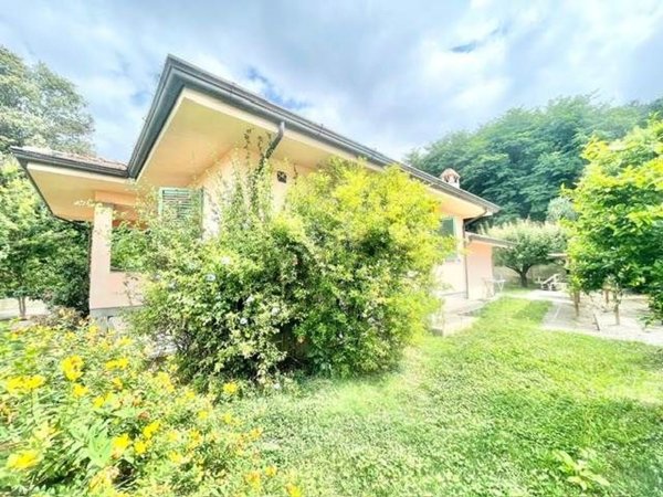 casa indipendente in vendita a Massarosa