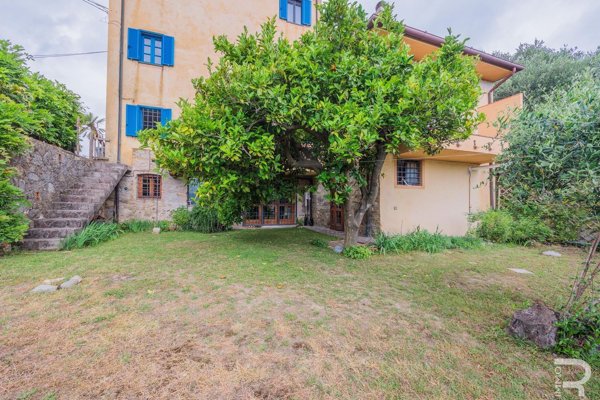 casa indipendente in vendita a Massarosa