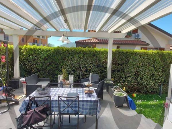 casa indipendente in vendita a Massarosa in zona Piano di Conca