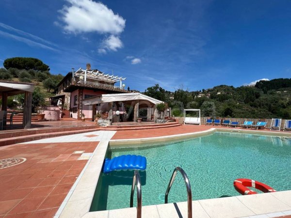 casa indipendente in vendita a Massarosa in zona Bargecchia