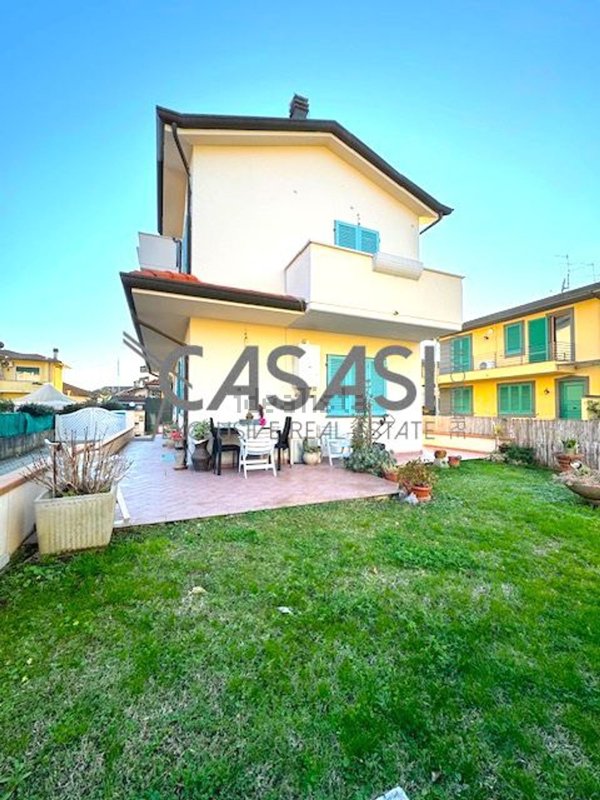 casa indipendente in vendita a Massarosa