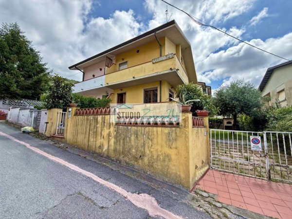 casa indipendente in vendita a Massarosa in zona Stiava