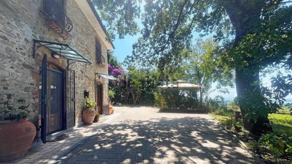 casale in vendita a Massarosa