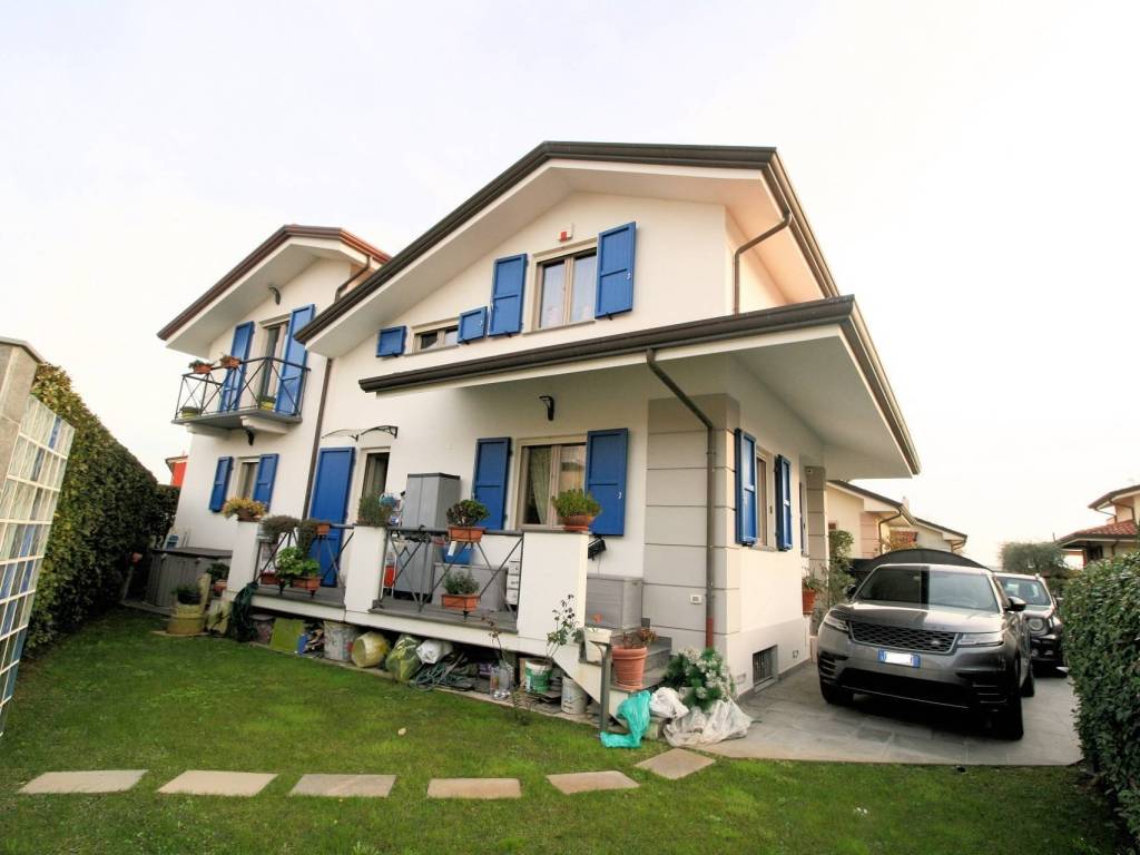 casa indipendente in vendita a Massarosa in zona Piano di Conca