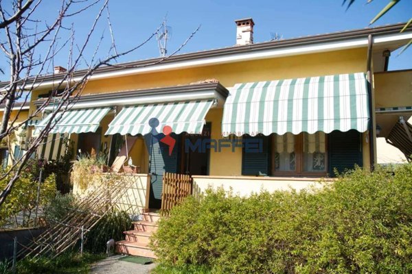 casa indipendente in vendita a Massarosa in zona Quiesa