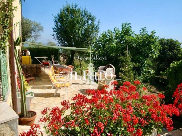 casa indipendente in vendita a Massarosa in zona Pieve a Elici