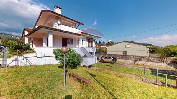 casa indipendente in vendita a Massarosa in zona Piano di Conca