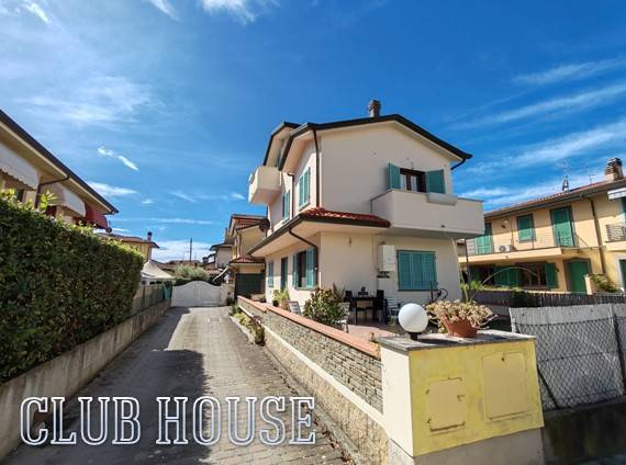 casa indipendente in vendita a Massarosa in zona Piano di Conca