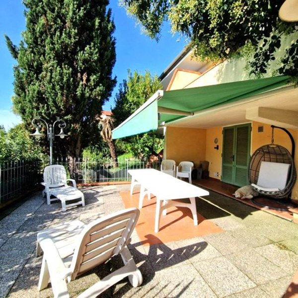 casa indipendente in vendita a Massarosa in zona Pieve a Elici