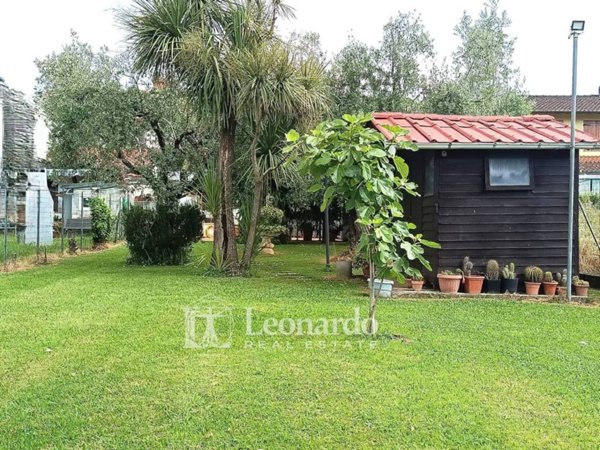 casa indipendente in vendita a Massarosa in zona Stiava