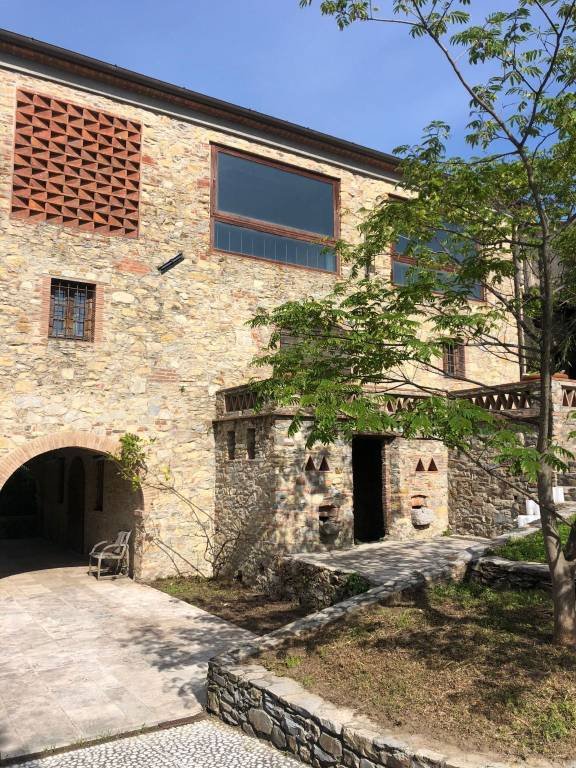 casa indipendente in vendita a Massarosa in zona Corsanico