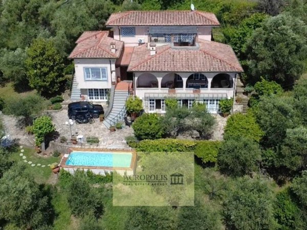 casa indipendente in vendita a Massarosa in zona Bargecchia