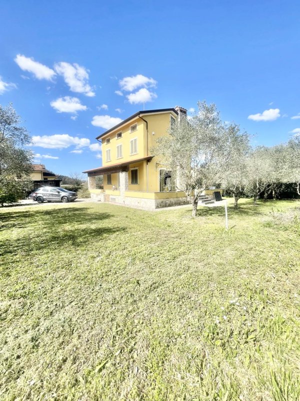 casa indipendente in vendita a Massarosa in zona Stiava