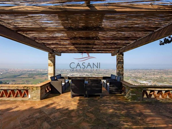 casa indipendente in vendita a Massarosa
