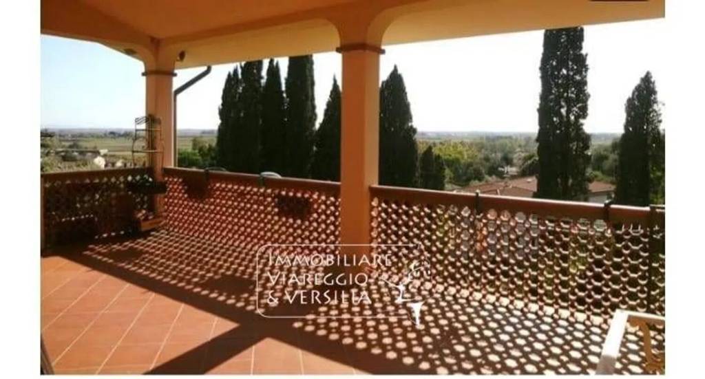 casa indipendente in vendita a Massarosa in zona Piano del Quercione