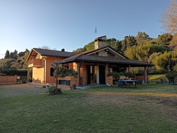 casa indipendente in vendita a Massarosa