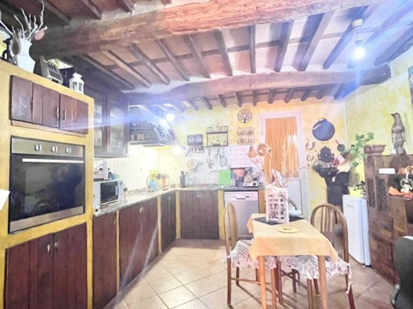 casa indipendente in vendita a Massarosa in zona Bozzano