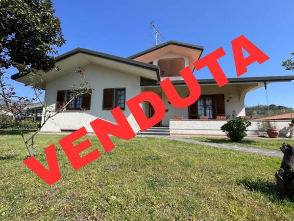 casa indipendente in vendita a Massarosa in zona Piano di Conca