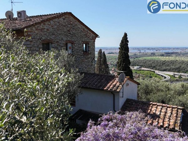 casa indipendente in vendita a Massarosa
