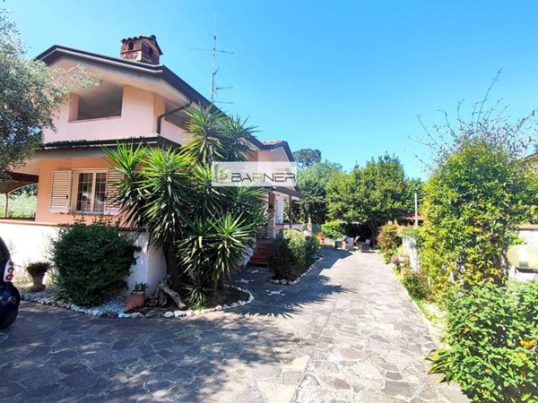 casa indipendente in vendita a Massarosa
