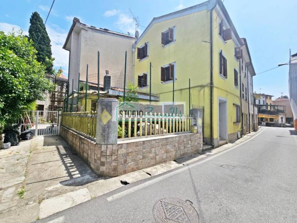 casa indipendente in vendita a Massarosa in zona Bozzano
