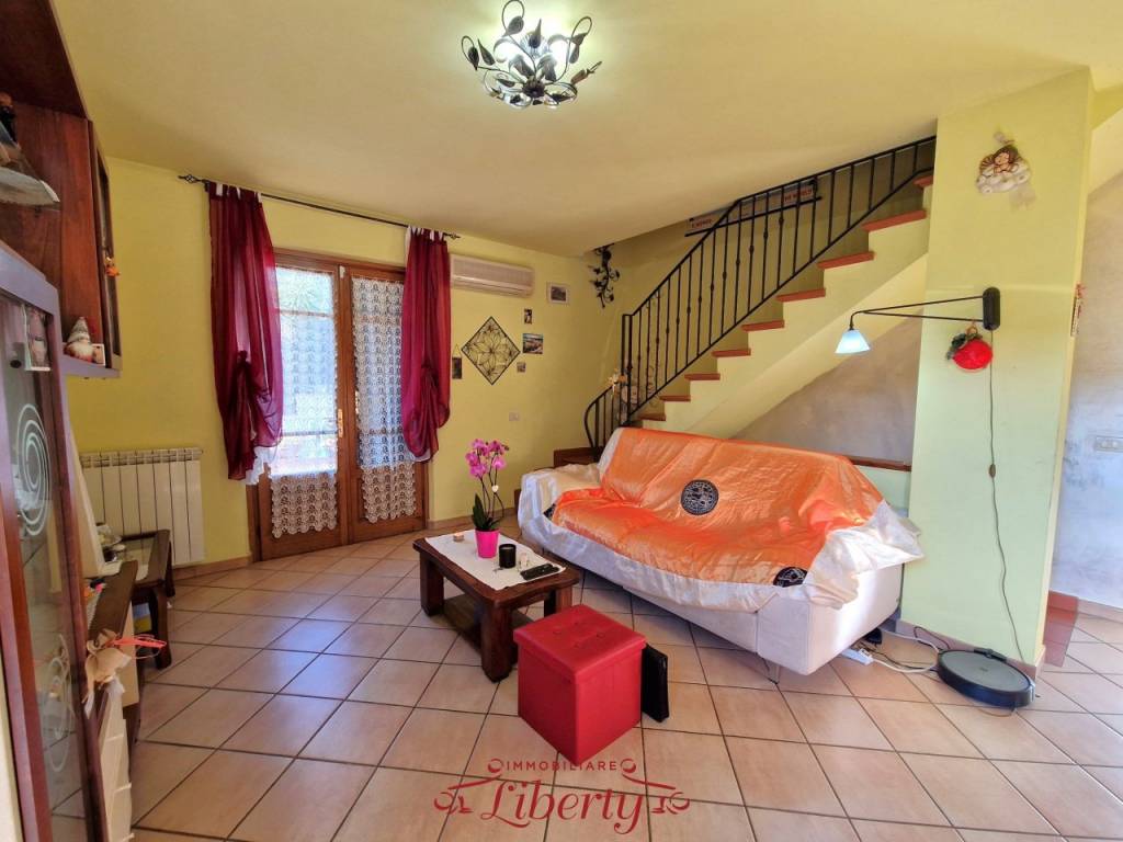 casa indipendente in vendita a Massarosa in zona Stiava