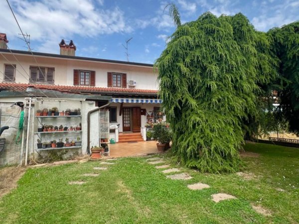 casa indipendente in vendita a Massarosa in zona Stiava