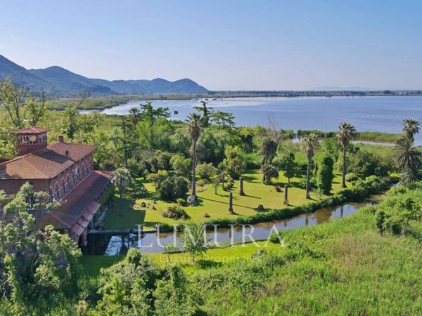 casa indipendente in vendita a Massarosa in zona Massaciuccoli