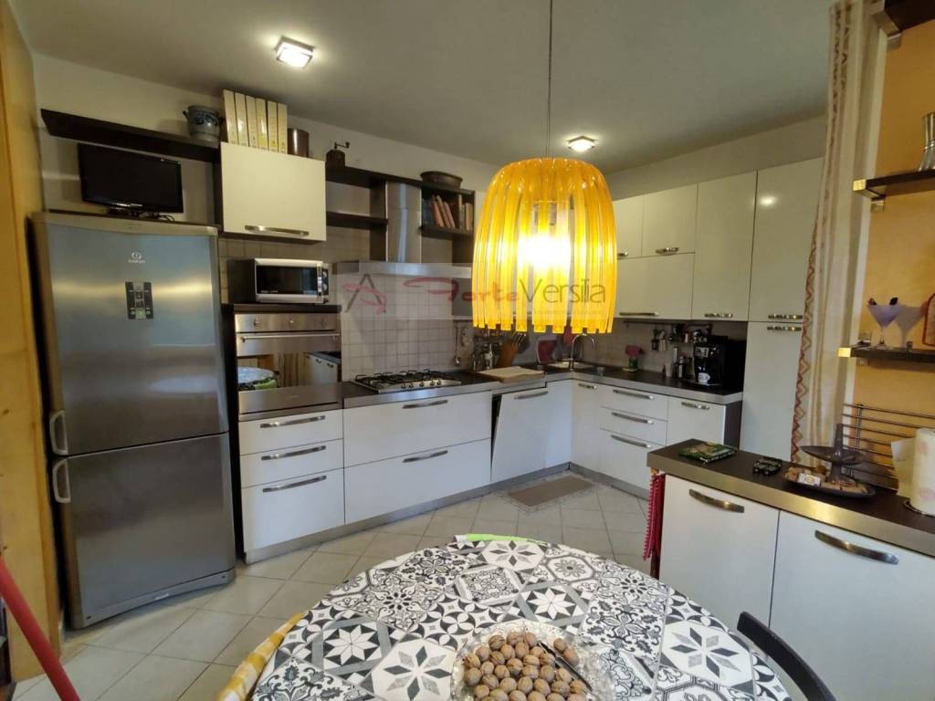 casa indipendente in vendita a Massarosa in zona Bargecchia