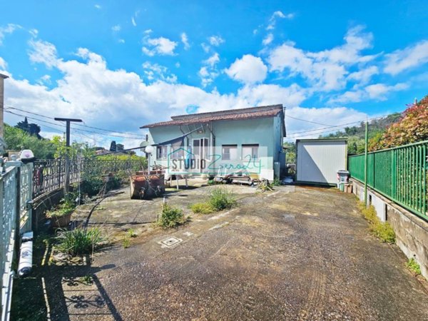 casa indipendente in vendita a Massarosa in zona Bozzano