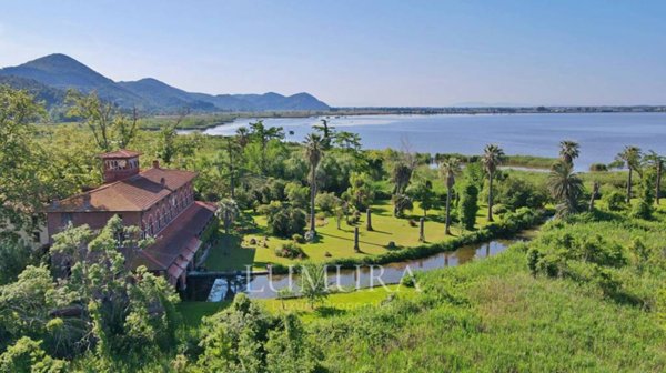 casa indipendente in vendita a Massarosa in zona Massaciuccoli
