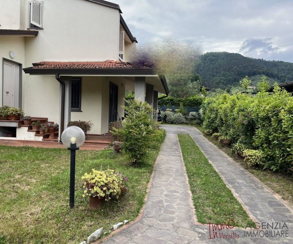casa indipendente in vendita a Massarosa in zona Stiava