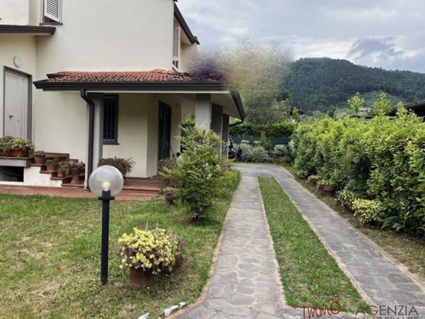 casa indipendente in vendita a Massarosa in zona Stiava