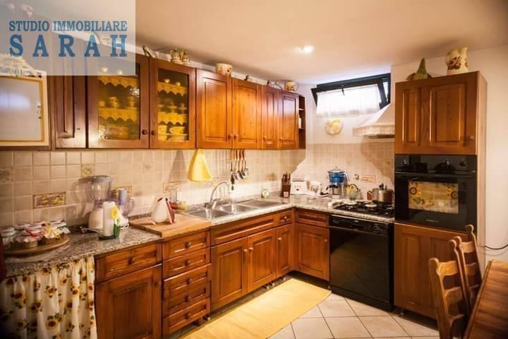 casa indipendente in vendita a Massarosa in zona Quiesa