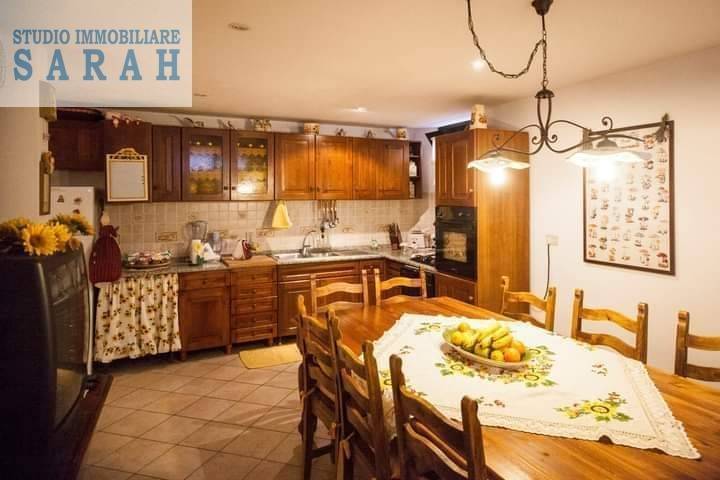 casa indipendente in vendita a Massarosa in zona Quiesa