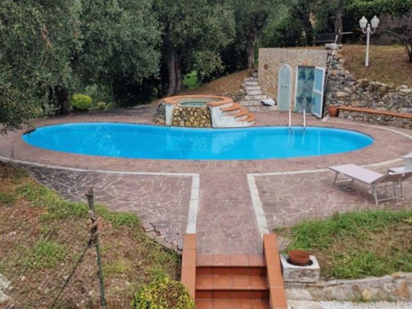 casa indipendente in vendita a Massarosa in zona Bargecchia