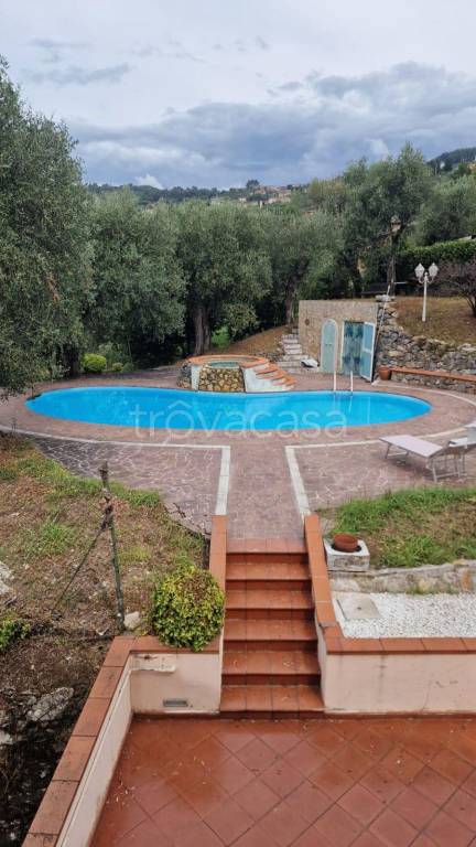 casa indipendente in vendita a Massarosa