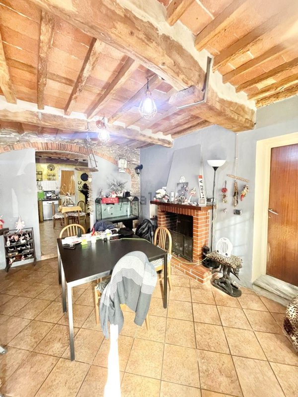 casa indipendente in vendita a Massarosa in zona Bozzano