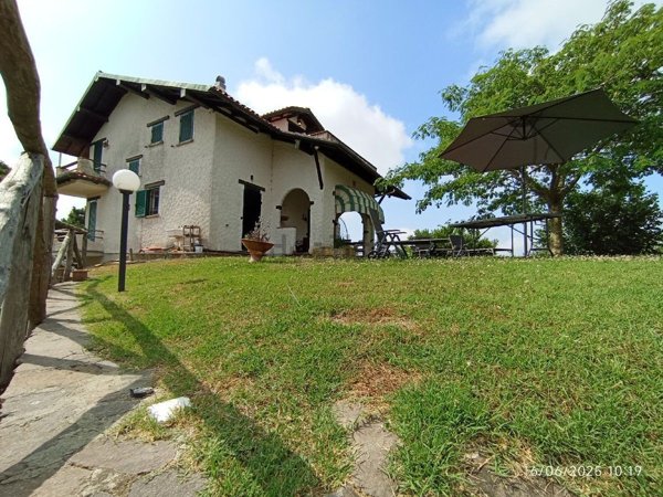 casa indipendente in vendita a Massarosa