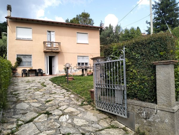 casa indipendente in vendita a Massarosa